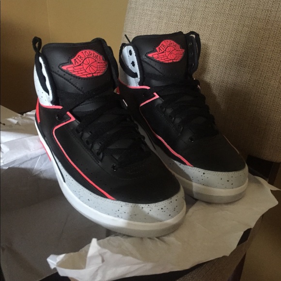 Nike Shoes - Air Jordan's Retro 2